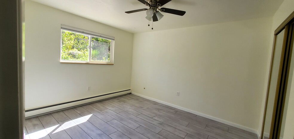 Master Bedroom - 512 Washington Ave