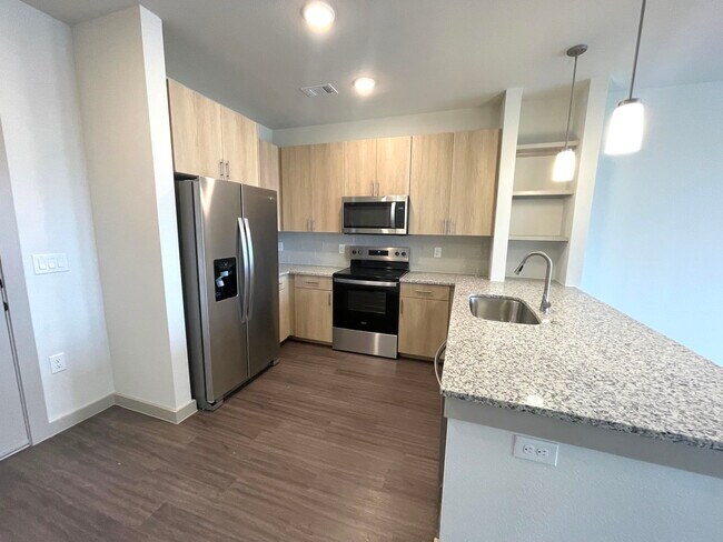 Building Photo - 125 S Standridge Blvd