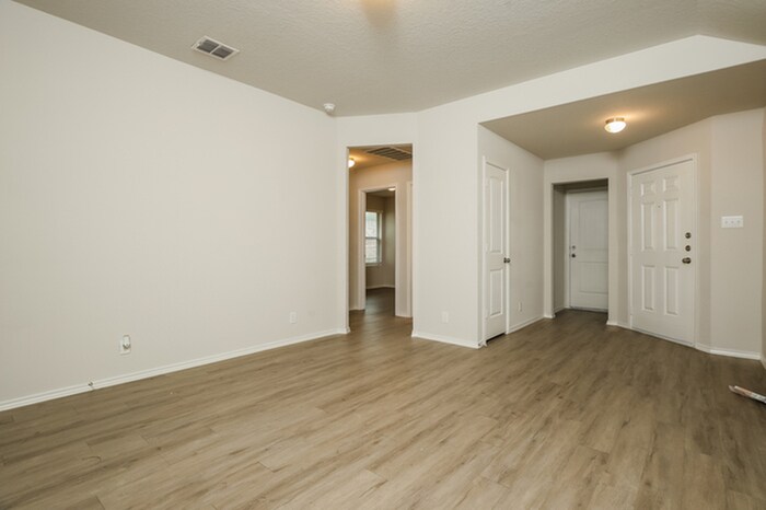 Building Photo - 5215 Blue Ranch