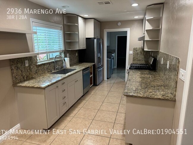 Building Photo - 2936 N Marengo Ave