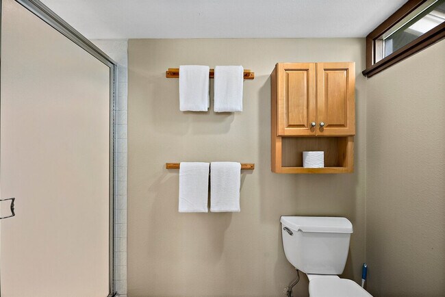 Building Photo - 153 Maple Ln NW