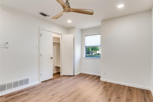 Building Photo - 302 Faircrest Dr