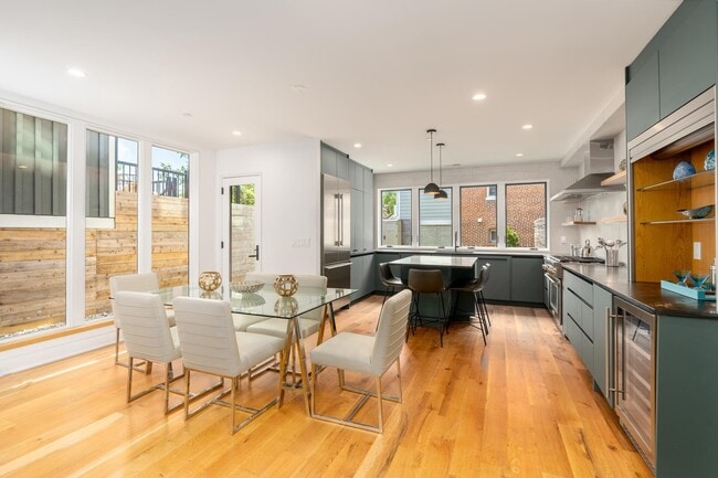 Building Photo - 103 17th St SE