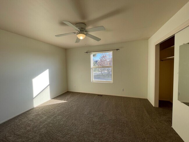Building Photo - Spacious House on the Northeast Bench in Orem