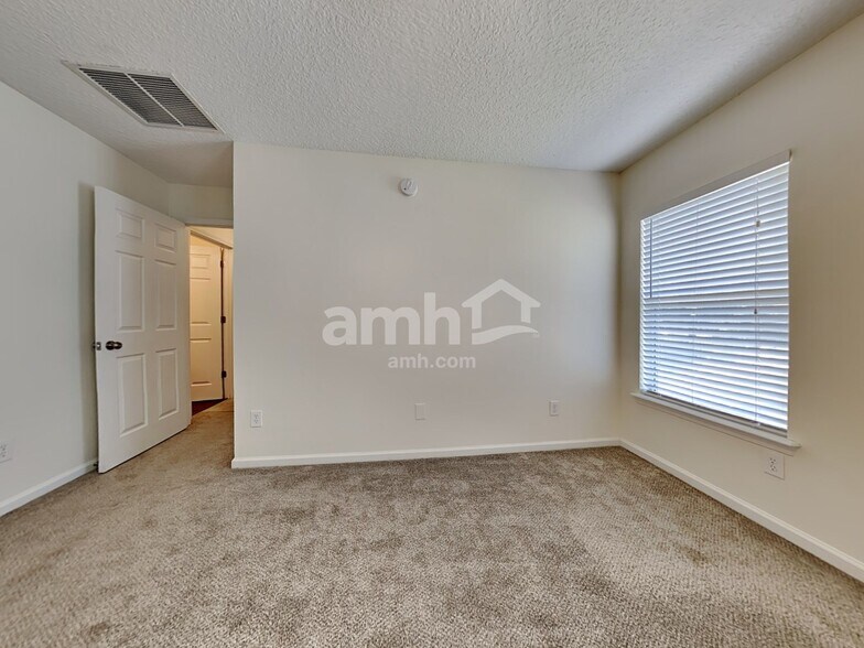 Building Photo - 1447 River of May St