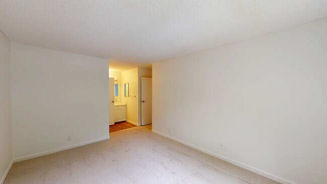 Building Photo - 475 Ignacio Blvd