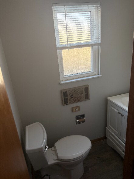 Building Photo - 509 E Ohio St