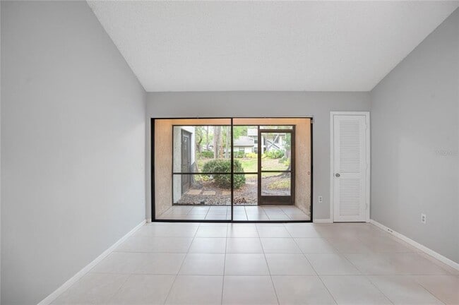 Building Photo - 4717 Winslow Beacon