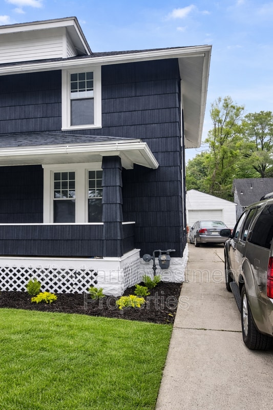 Building Photo - 447 Hazel Ave