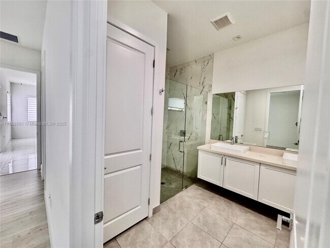 Building Photo - 8143 NW 45th St