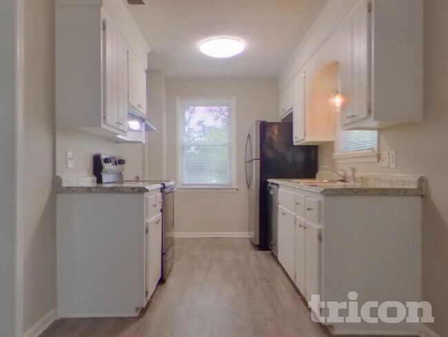 Building Photo - 424 Westridge Rd