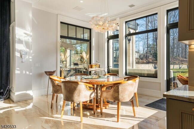 Building Photo - 6 Deer Trail Rd