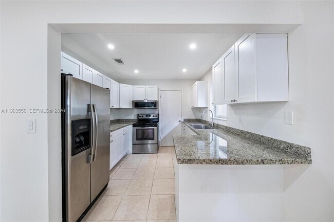 Building Photo - 1283 W 42nd St