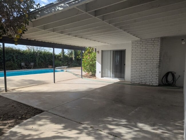 Building Photo - Beautiful 4 Bedroom House in NW Bakersfield with Pool!