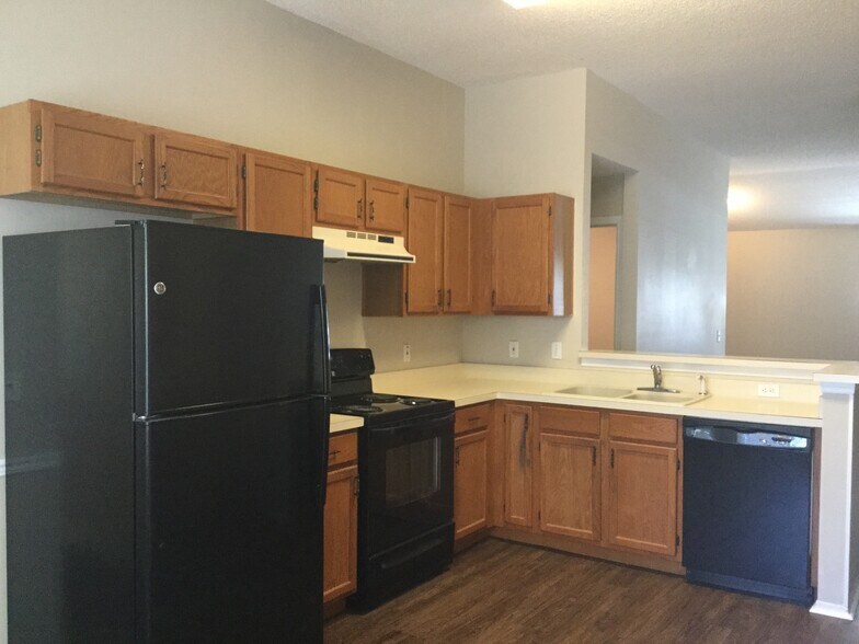 Building Photo - 541 Coventry Ct