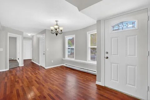 Building Photo - 528 Broadway St