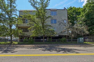 Building Photo - 183 Livingston Pl