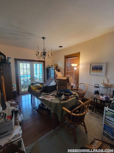 Building Photo - 67 Hillside St