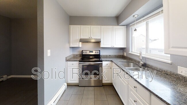 Building Photo - 333 Bonnie Ct