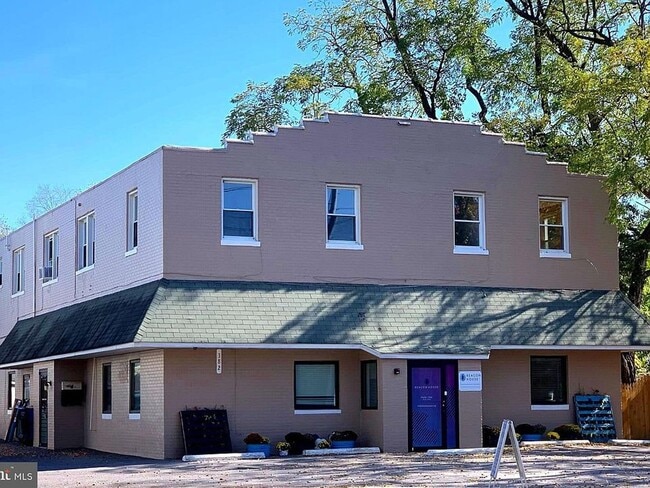 Building Photo - 382 S Cleveland Ave