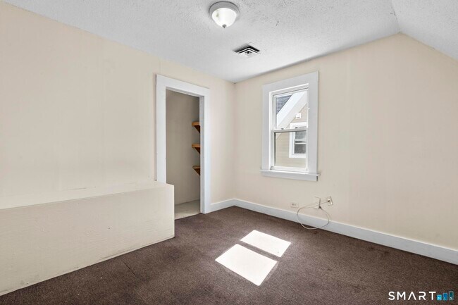 Building Photo - 286 Exchange St