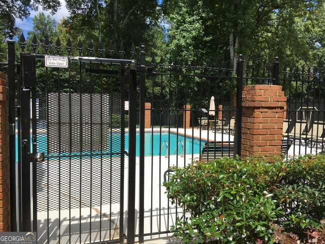 Building Photo - 4141 Paddington Dr