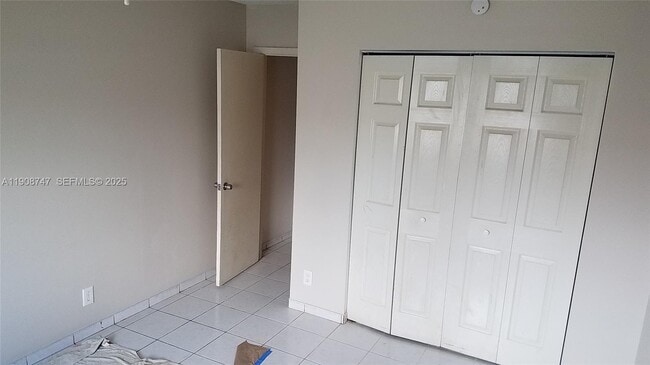 Building Photo - 7867 Tam Oshanter Blvd