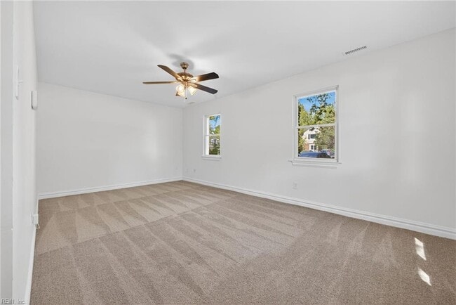 Building Photo - 5676 Weblin Dr