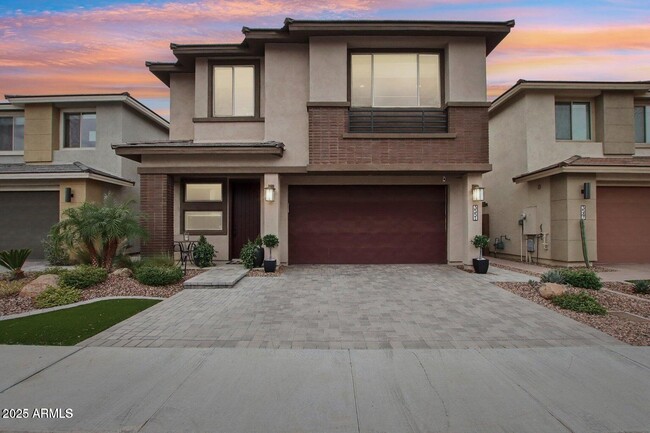 Primary Photo - 3551 E Louise Dr