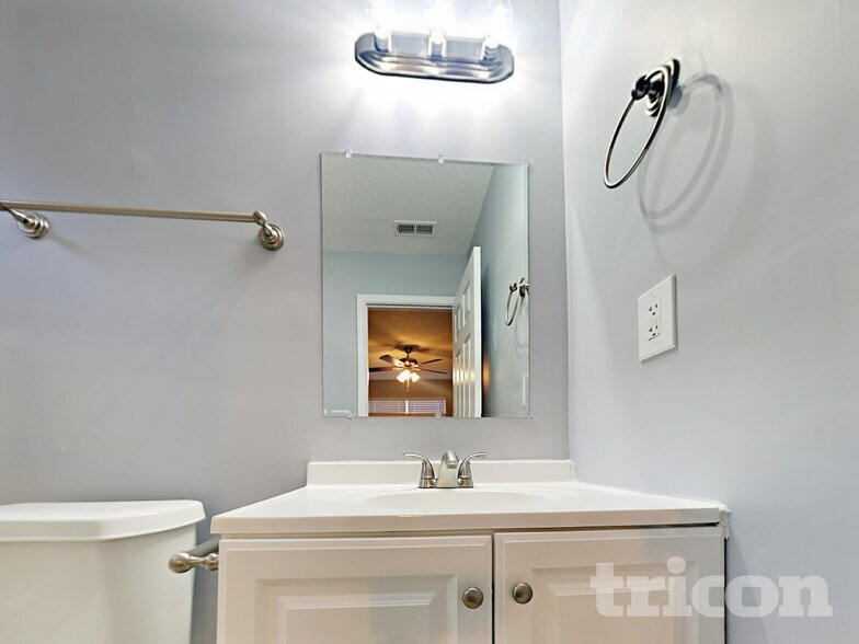 Building Photo - 891 Anchor Way NE