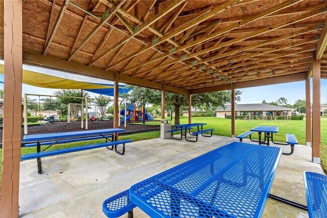 Building Photo - Beautiful 3/2.5 Townhome in gated communit...