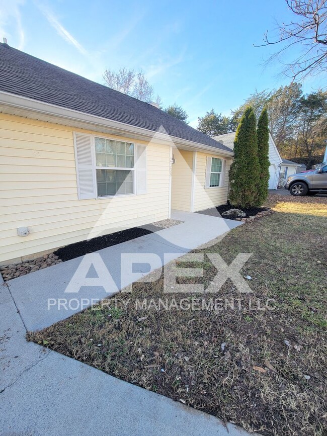 Building Photo - Beautiful 3 Bd - 2 Ba Single Family home i...