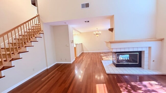 Building Photo - Charming and Move-in Ready 3BD/2.5BA, Two-Story Townhouse in Miravilla at Gale Ranch, San Ramon- ...