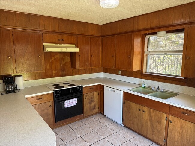 Building Photo - 1905 10th St