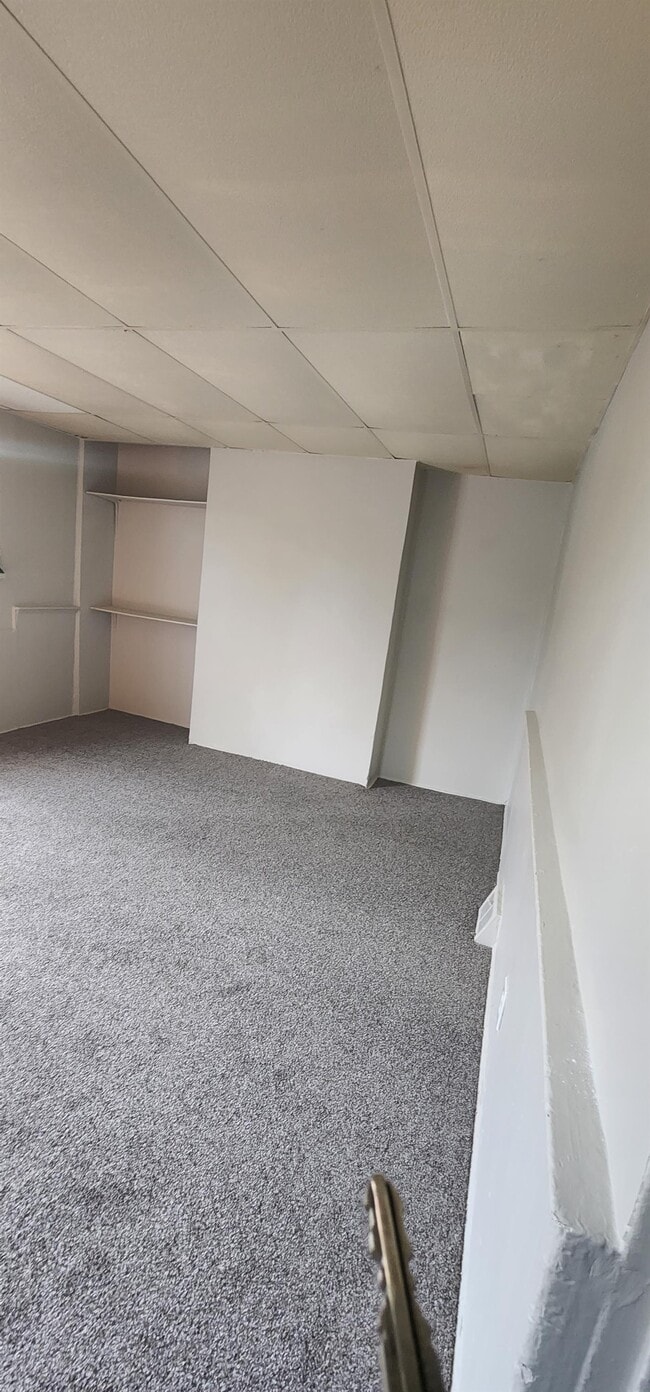 Building Photo - 214 6th St