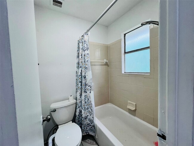 Building Photo - 17131 Hewing Dr