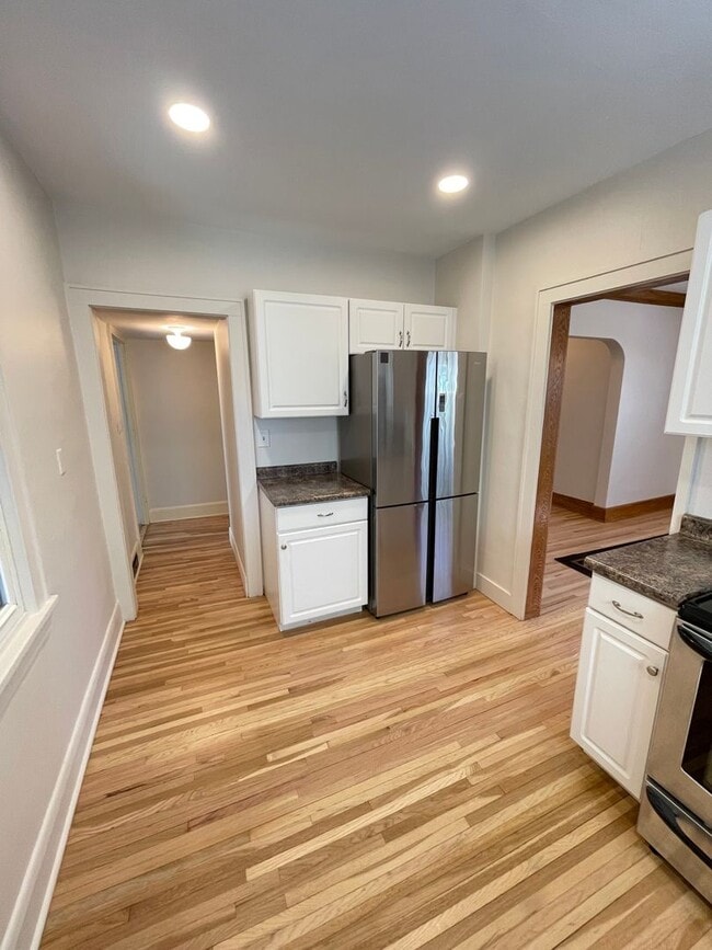 Building Photo - Available Sept 6! - Beautiful 4 Bed 3 Bath