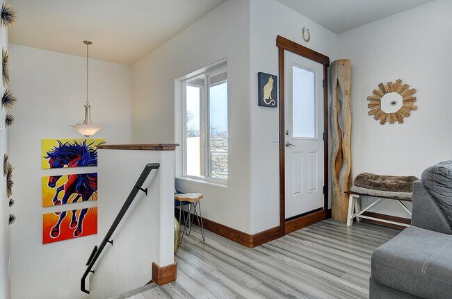 Building Photo - 405 Wood Ave
