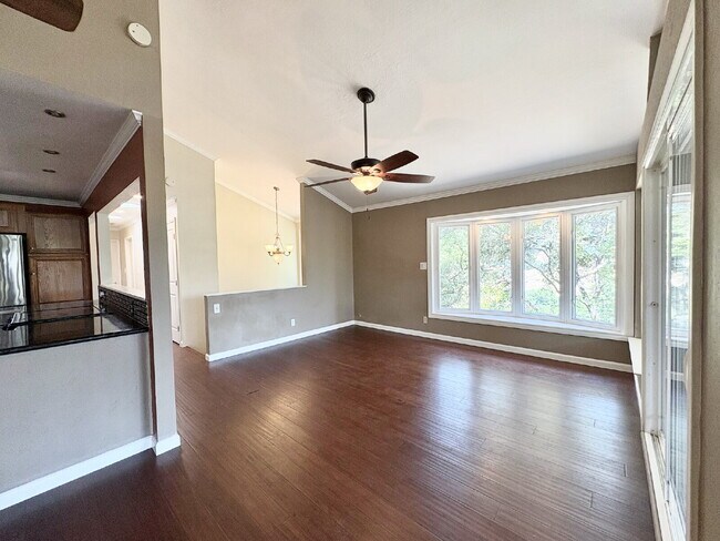 Building Photo - Charming 4-Bed by the Lake in Morgan Hill