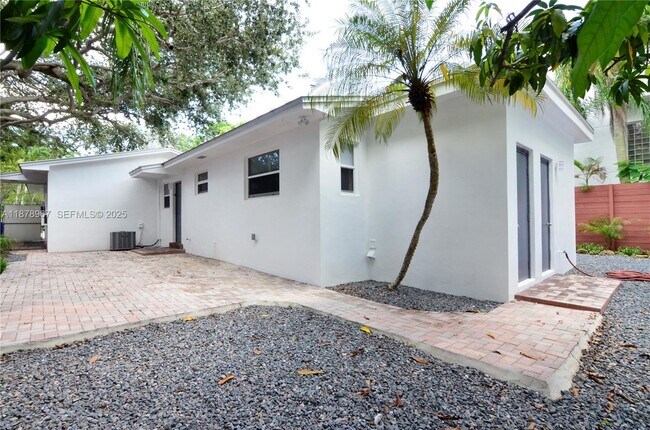 Building Photo - 3050 Virginia St