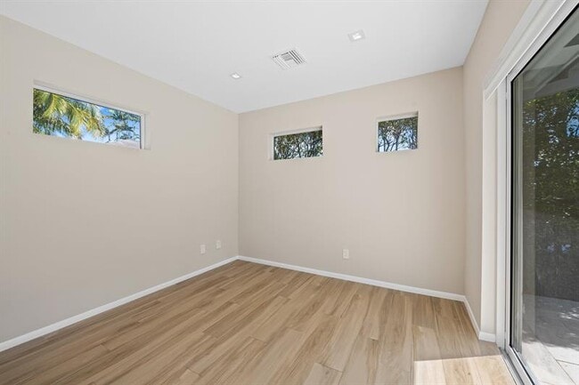 Building Photo - 1420 Ponce de Leon Dr