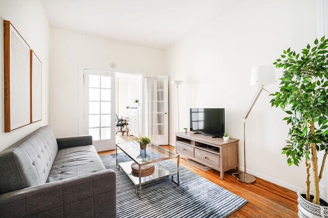 Primary Photo - 223 E 14th St