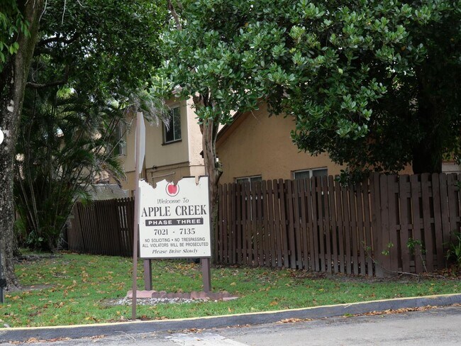 Building Photo - 7091 W Sunrise Blvd