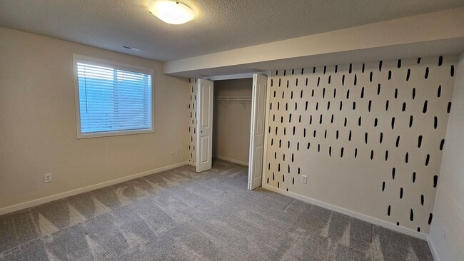 Building Photo - Stunning 4-Bedroom Home in Beautiful Waukee Neighborhood!