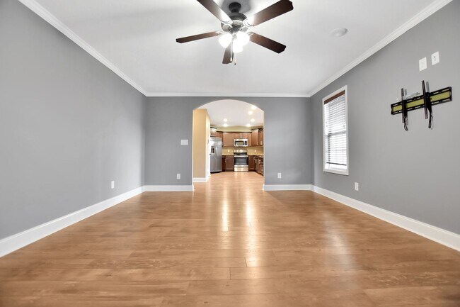 Building Photo - Pet Friendly Four Bedroom!