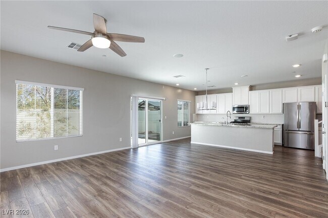 Building Photo - 544 Mossy Cup St