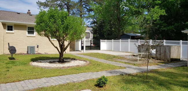 Building Photo - 1849 Oyster Bay Ln