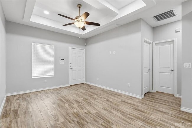 Building Photo - 2809 E Israel Ave