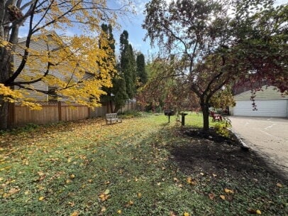 Building Photo - 980 6th St E