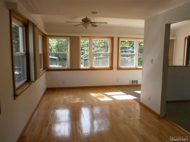 Building Photo - 96 Dunderberg Rd